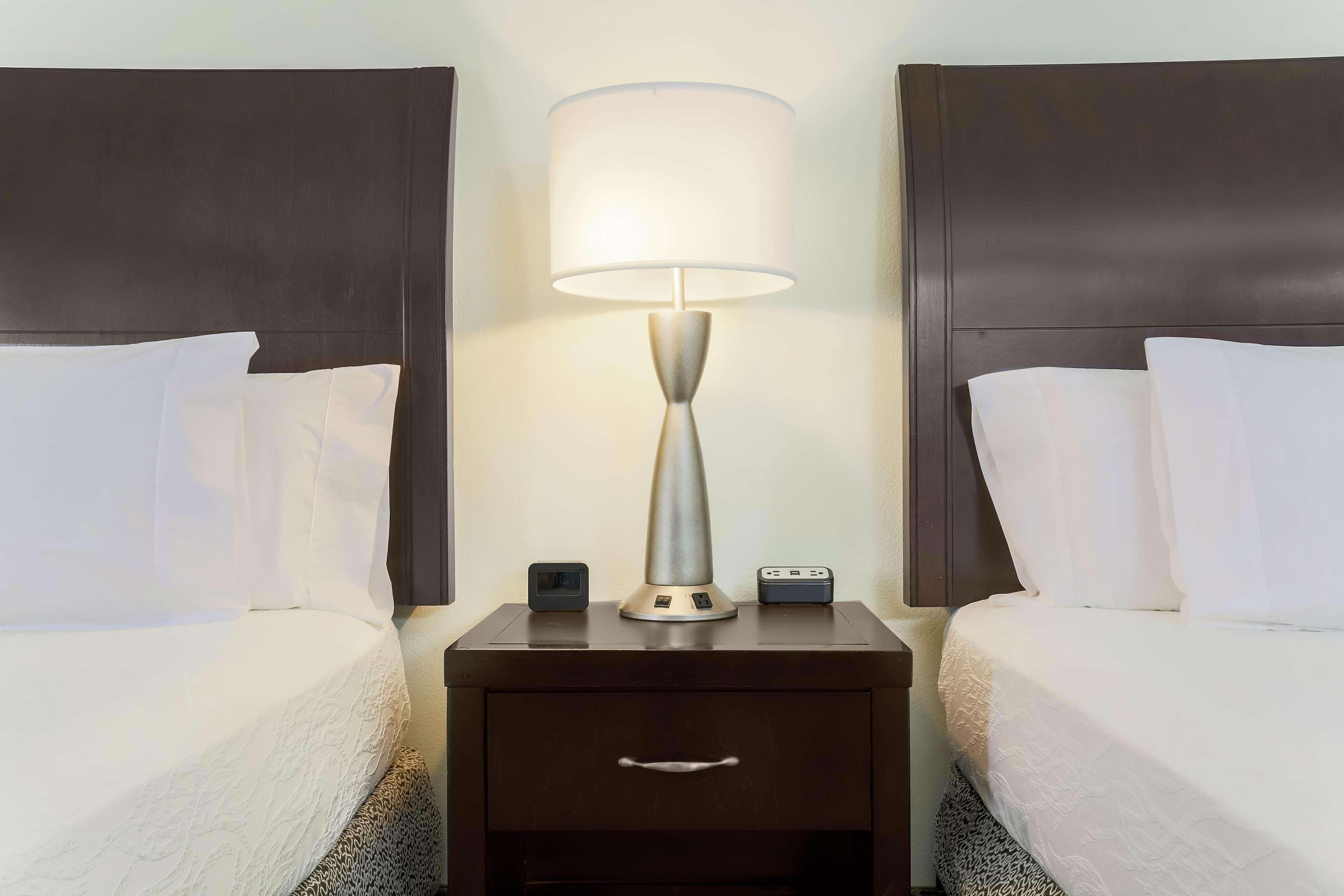 Hilton Garden Inn Dallas Lewisville Exterior foto